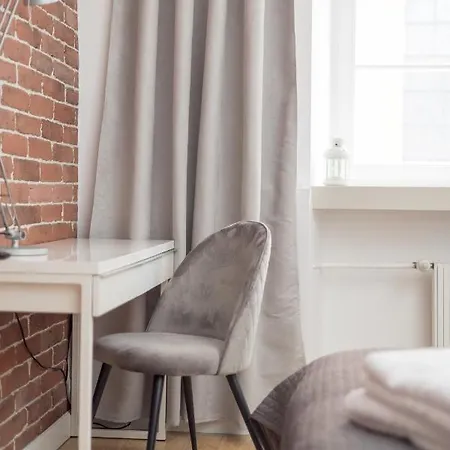 Old Town Grey By Bookinghost * ורשה