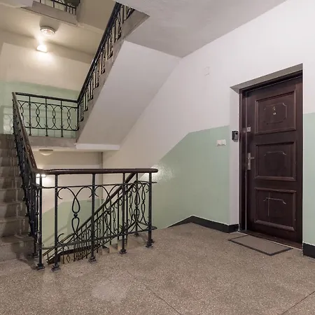 Old Town Ruby Apartment *