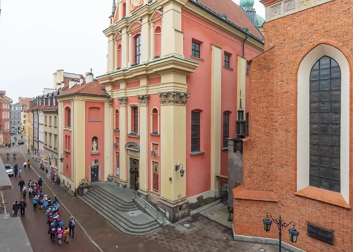 Old Town Grey By Bookinghost * Warszawa