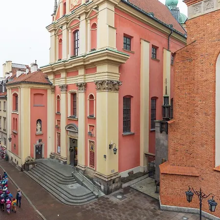 Old Town Grey By Bookinghost * Varşova